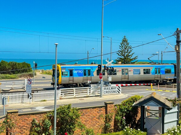 Nhà dành cho gia đình | Hiên