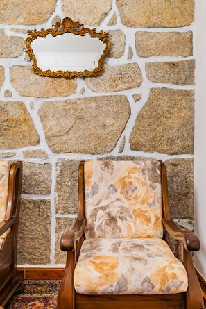 Interior - Riverside City Centre Apartment (Porto)