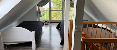 1 bedroom, bed sheets