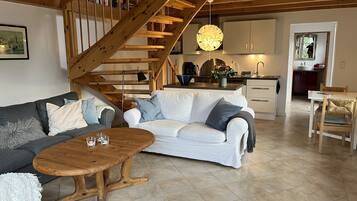 Fernseher, DVD-Player, Stereoanlage