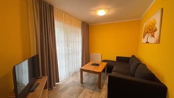 TV, tavolo da ping pong