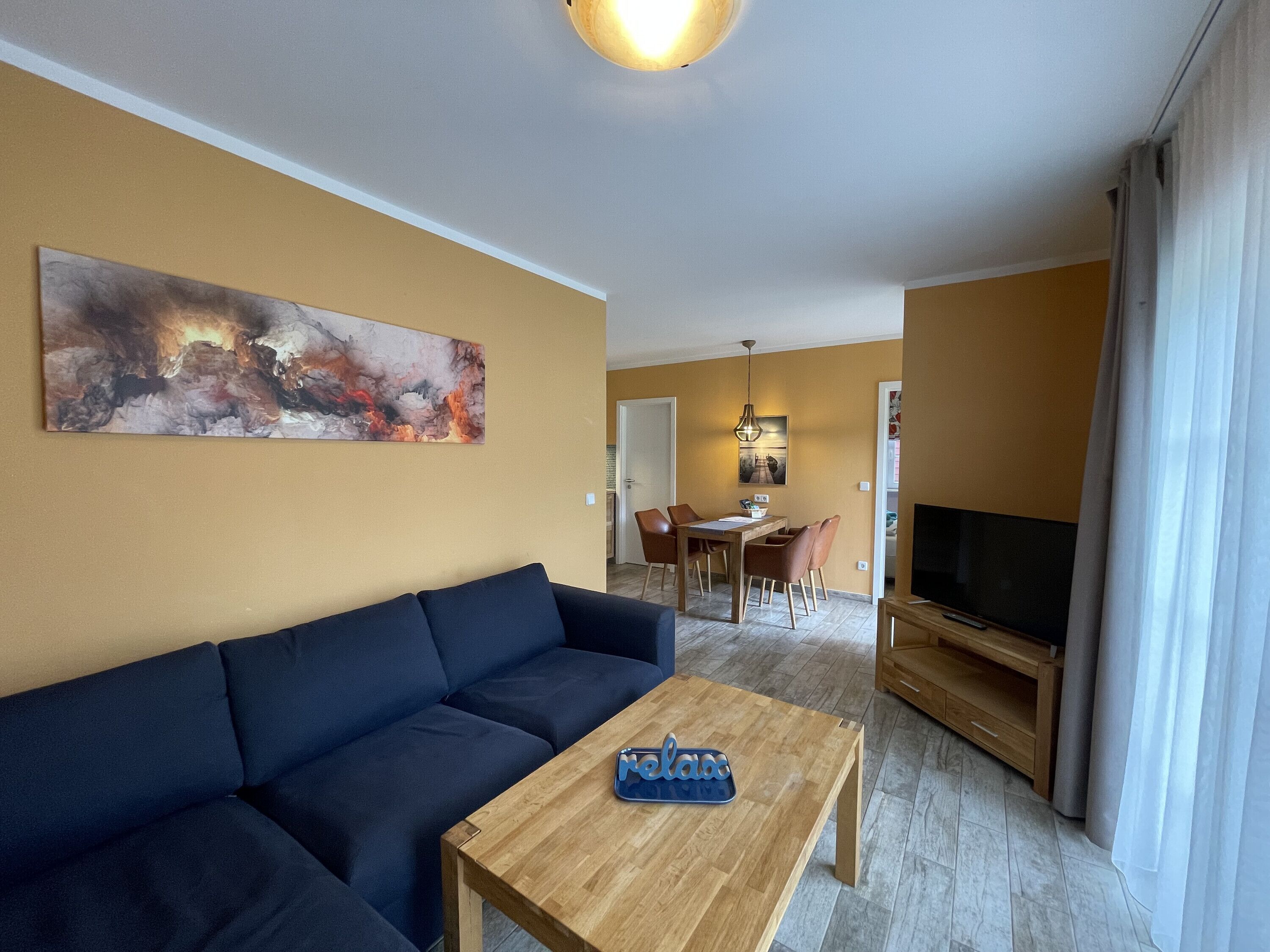 Fernseher, Tischtennisplatte