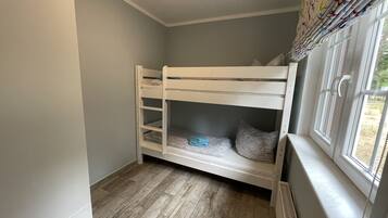 2 quartos, Wi-Fi de cortesia, roupa de cama