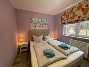 2 bedrooms, free WiFi, bed sheets - Holiday Home 'Eichhörnchen' with Private Terrace, Private Garden and Wi-Fi (Zossen)
