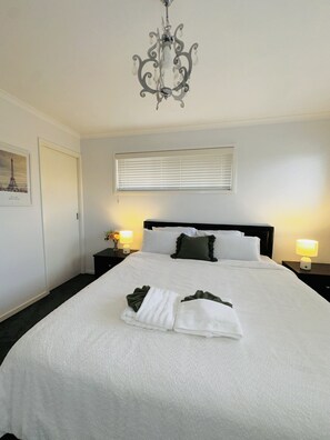 3 Schlafzimmer, Bügeleisen/Bügelbrett, WLAN, Bettwäsche