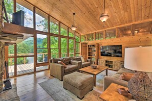 House (5 Bedrooms) | Front of property