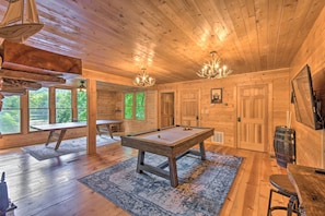 House (5 Bedrooms) | Interior