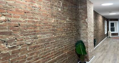 Brick City Dreams A minute away from The Prudential Center! 4 mins from NJ PAC!