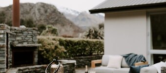 Dovecote: 5-bedroom Home with Hot tub & Games room