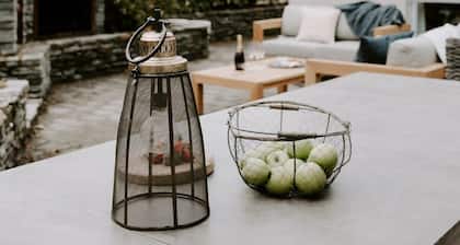 Dovecote: 5-bedroom Home with Hot tub & Games room