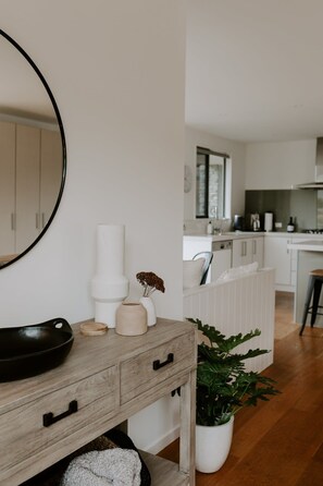 Interior - Dovecote: 5-bedroom Home with Hot tub & Games room (Arrowtown)