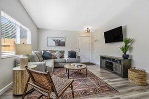 Living area - Park Place (Colorado Springs)