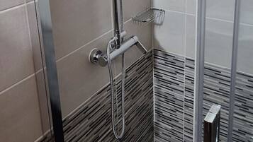 Towels, soap, shampoo, toilet paper