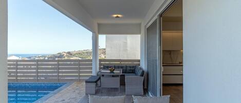 4 bedrooms, soundproofing