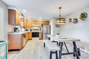 Fridge, microwave, stovetop, dishwasher - Tranquil Ogunquit Condo: Walk to Beach & Marina! (Ogunquit)