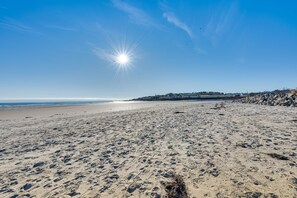 Beach nearby - Tranquil Ogunquit Condo: Walk to Beach & Marina! (Ogunquit)