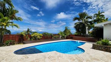Utomhuspool