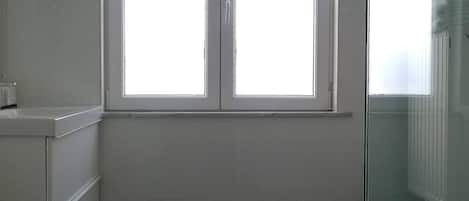 Apartment, 1 Bedroom, Smoking, Balcony | Bilik Mandi