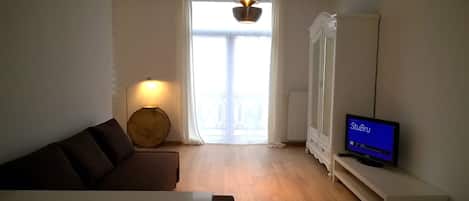 Apartment, 1 Bedroom, Smoking, Balcony | Room amenity