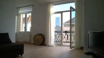 Apartment, 1 Bedroom, Smoking, Balcony | Living area