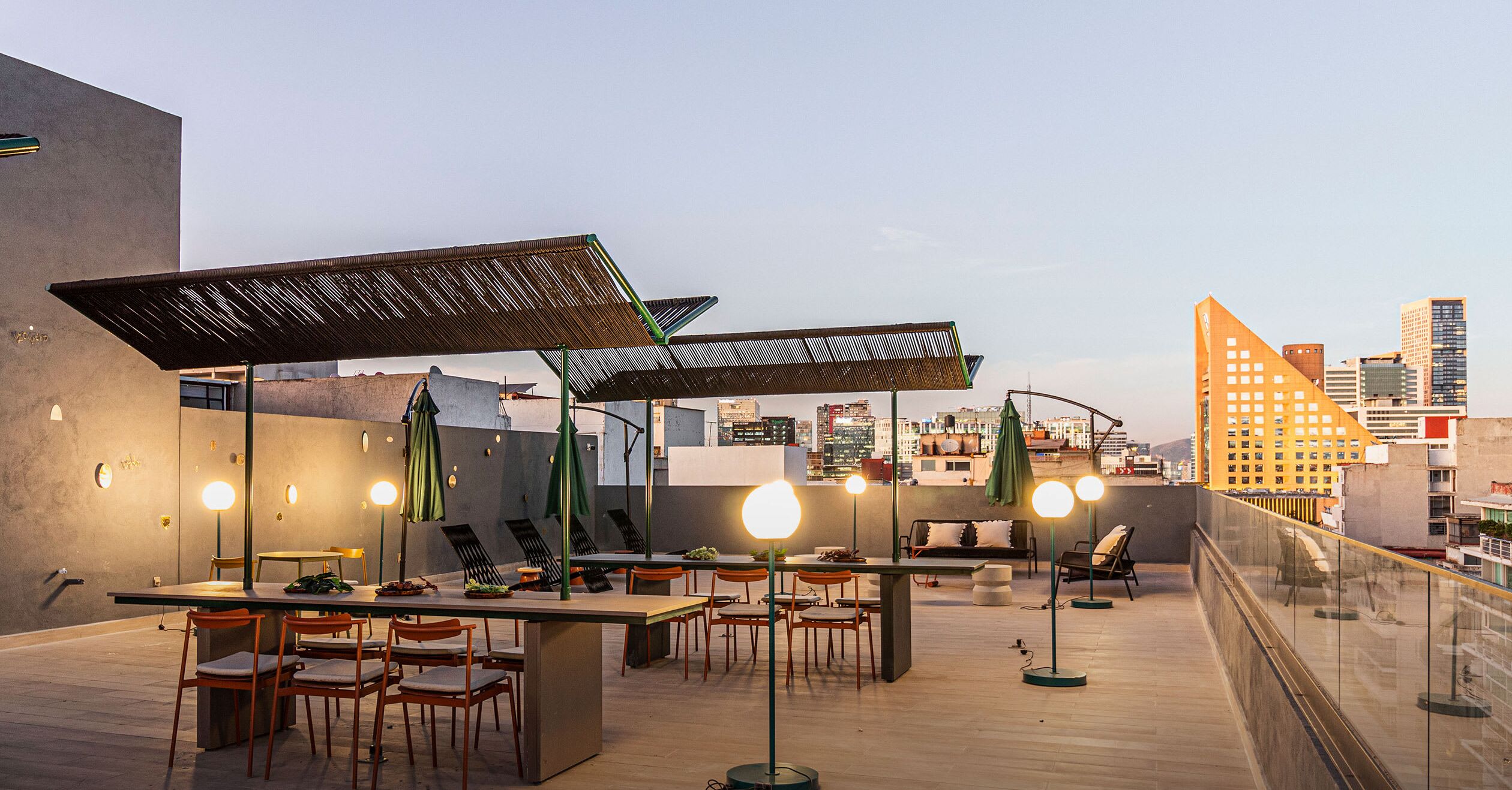 屋外ダイニングエリア