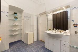 Hårtørrer, håndklæder, Sæbe, Shampoo