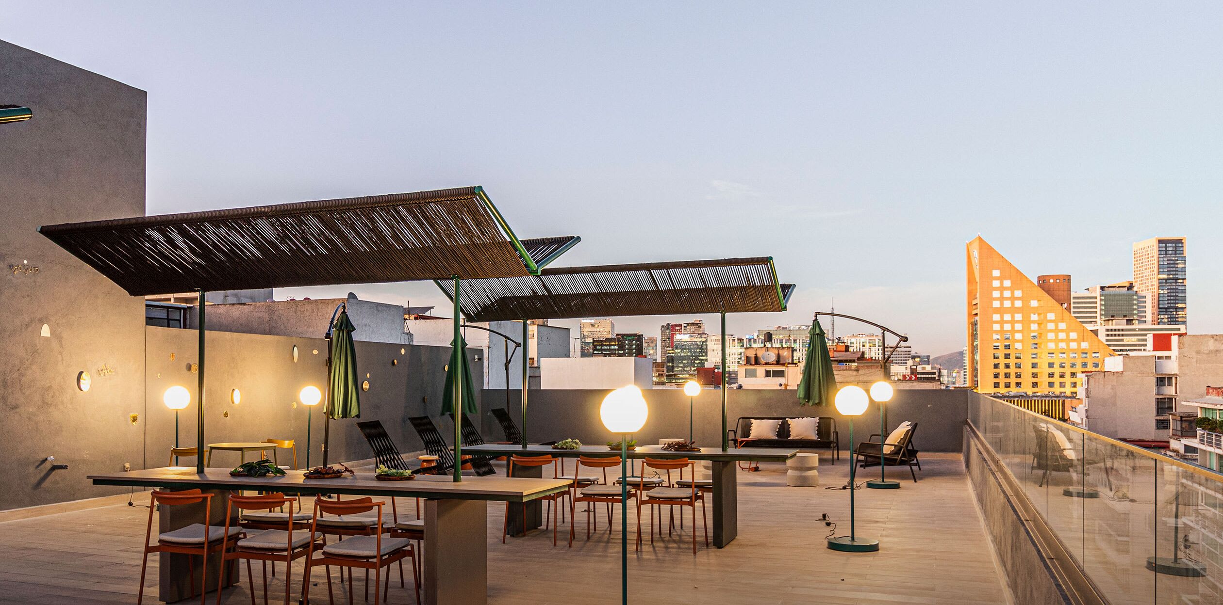 屋外ダイニングエリア