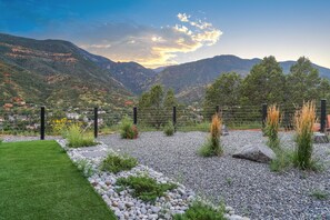 Garden - Mid-Hillside (Manitou Springs)
