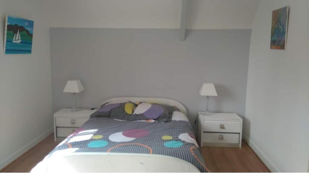 6 bedrooms, WiFi, bed sheets