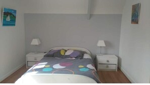 6 bedrooms, WiFi, bed sheets