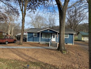 Exterior - Blue House on the Creek (Cave Spring)