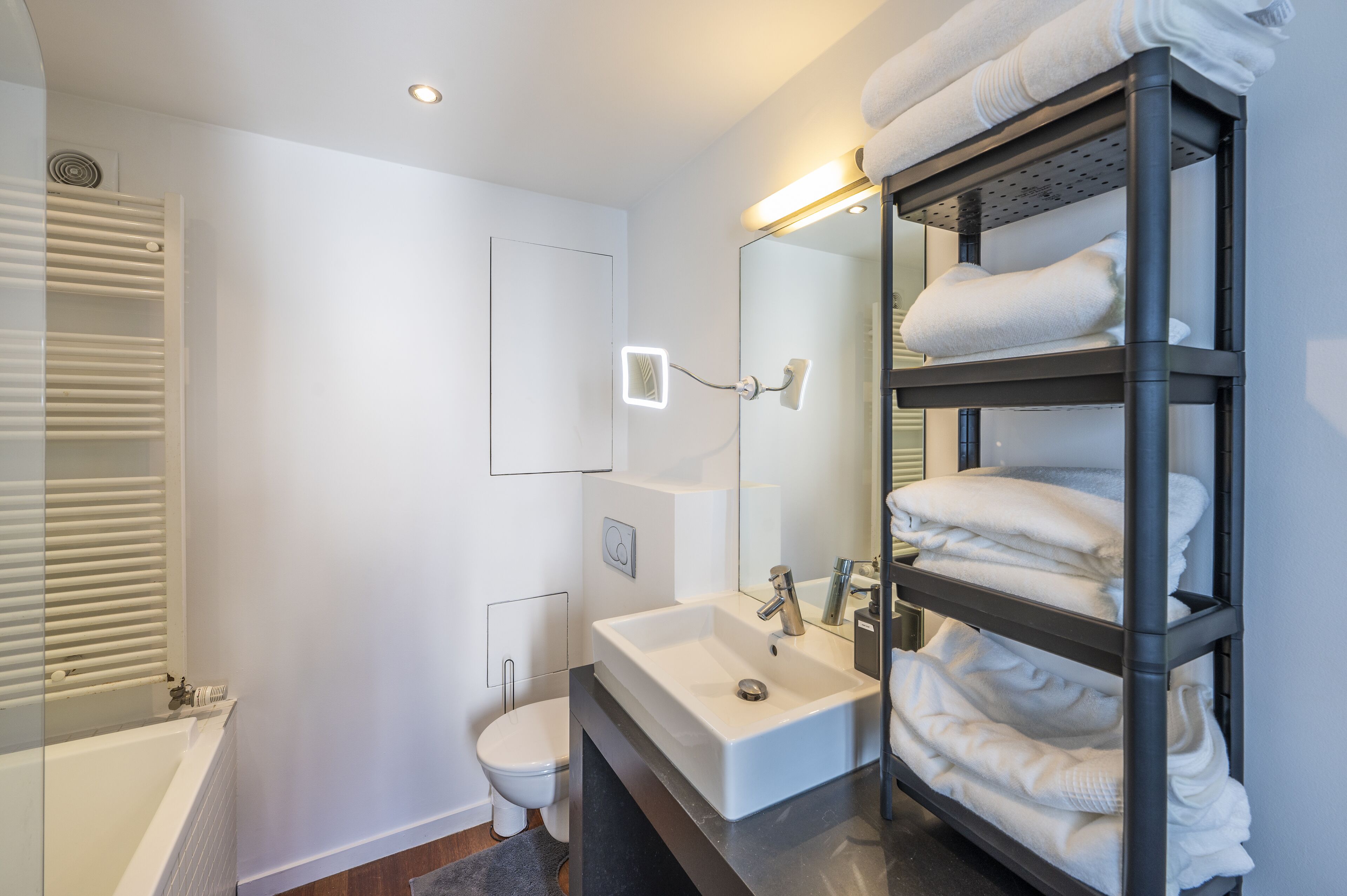 Hårføner, håndklær, såpe og sjampo