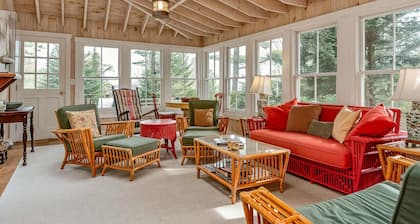 Jordan Cottage by Sea Maine