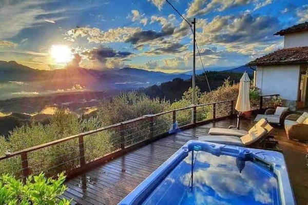 Outdoor spa tub