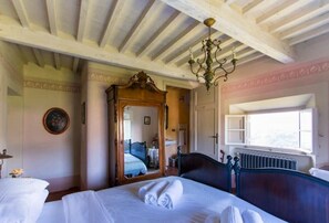 4 Schlafzimmer, Bügeleisen/Bügelbrett, WLAN, Bettwäsche