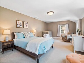 4 Schlafzimmer, Schreibtisch, Bügeleisen/Bügelbrett, WLAN