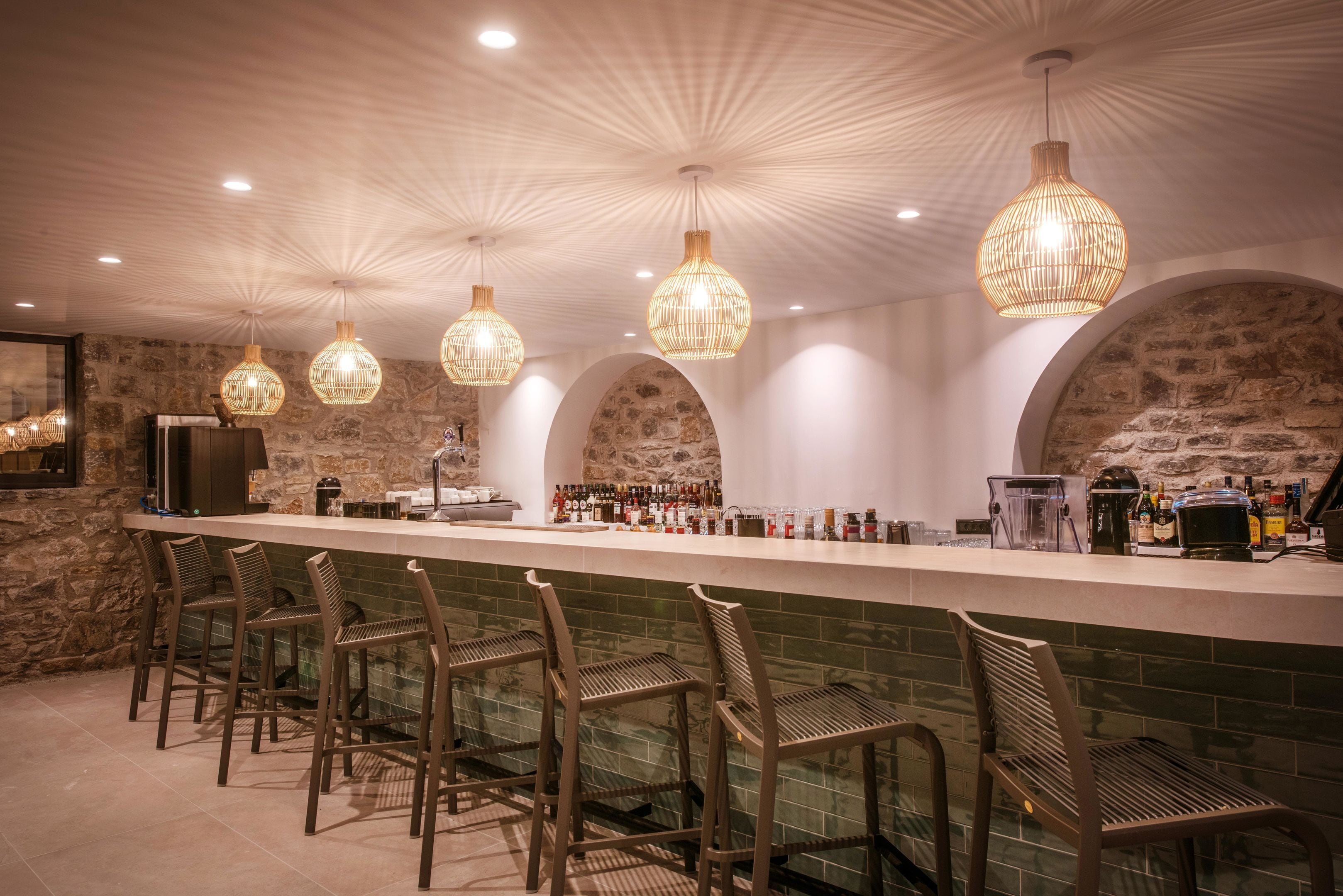 2 bars/lounges, poolside bar