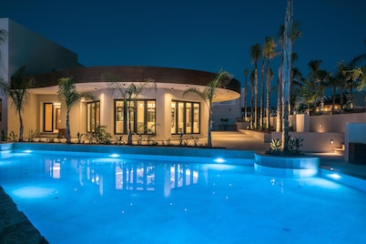 Noble Hotel Suites - Adults Only