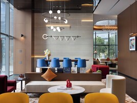 Coin salon dans le hall