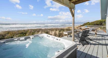 Unreal Panoramic Oceanfront and Beach Views, Hot Tub, New Game Room, Fire-table, 1/2 Mile to Town