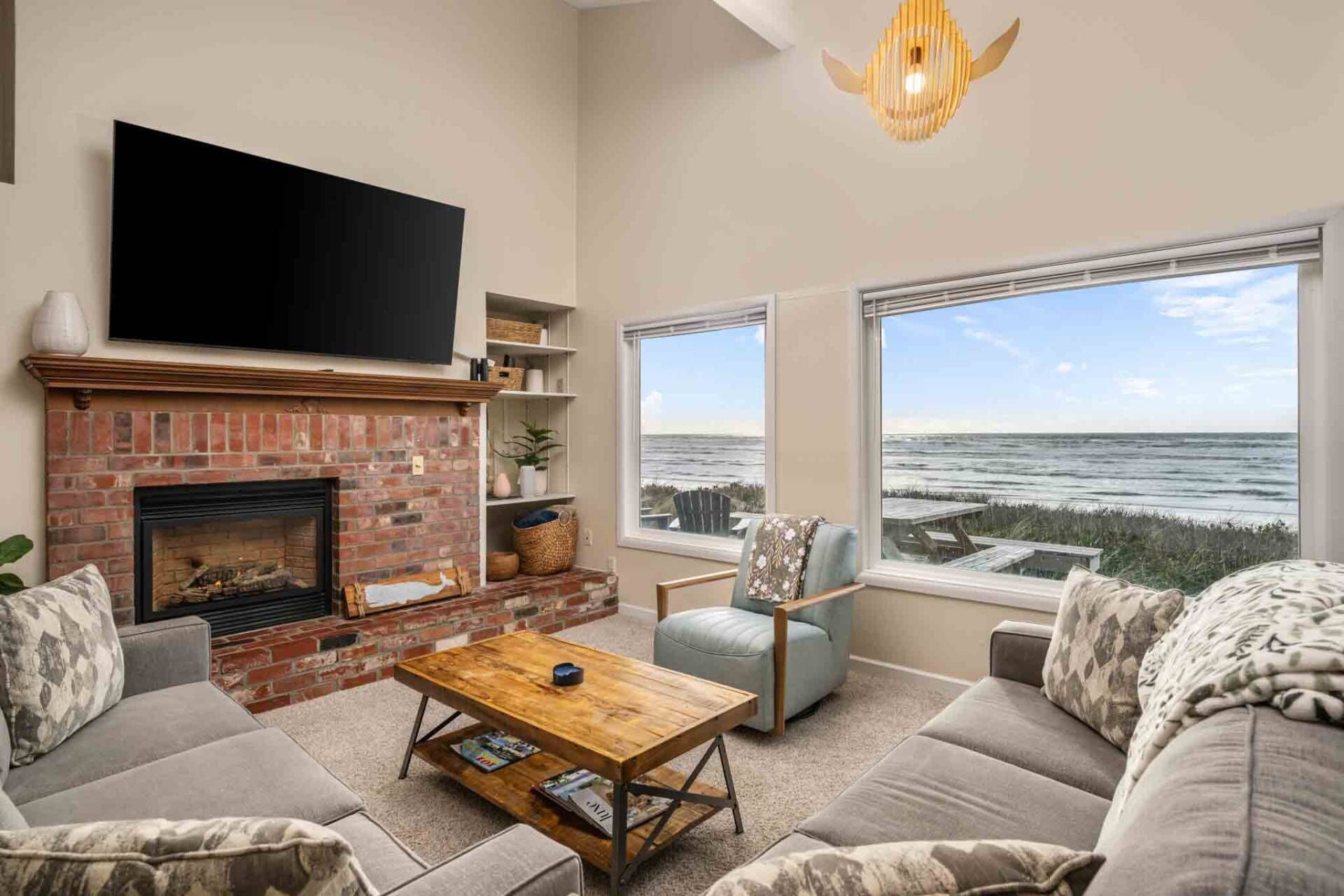 Smart TV, chimenea y futbolito 