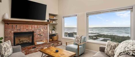 Smart TV, chimenea y futbolito