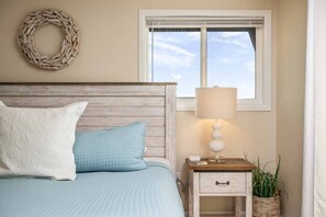 4 habitaciones, tabla de planchar con plancha y cuna de viaje 