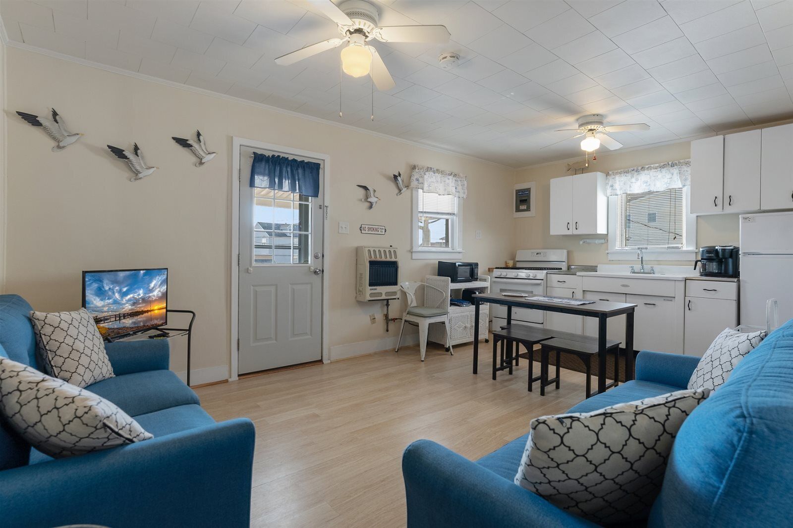 Comfortable 2 Bedroom Condo Near the Beach & Boardwalk