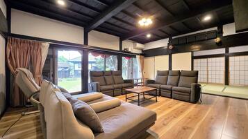 Deluxe House | In-room safe, blackout drapes, free WiFi, bed sheets