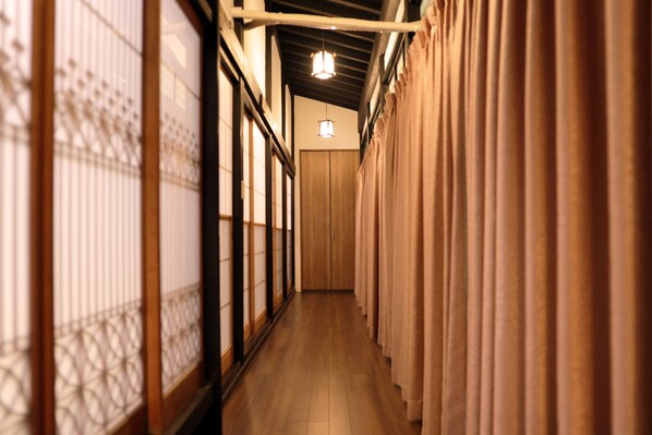 Deluxe House | Hallway