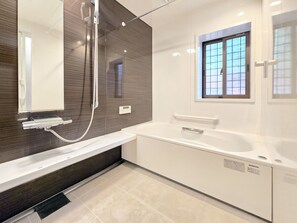 Deluxe House | Bathroom