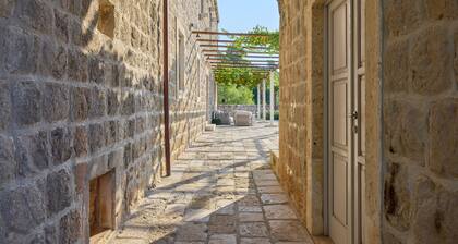 Villa Ghetaldi 1516 - Large 5-star renovated Renaissance Villa from Owner