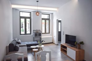 Smart TV - @Aristea's (Chania)