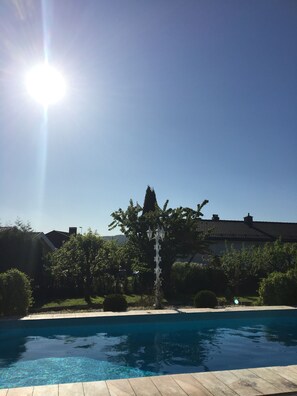 Bureau, espace de travail pour ordinateur portable, Wi-Fi gratuit